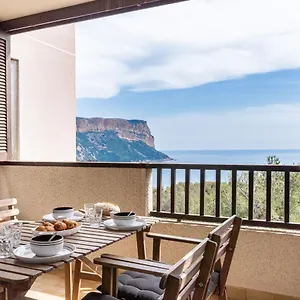 https://terre-marine-bel-appartement-avec-terrasse-vue-mer.fr-provencehotel.com