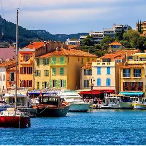 https://cassis-maison-et-jardin-a-800-m-du-port.fr-provencehotel.com